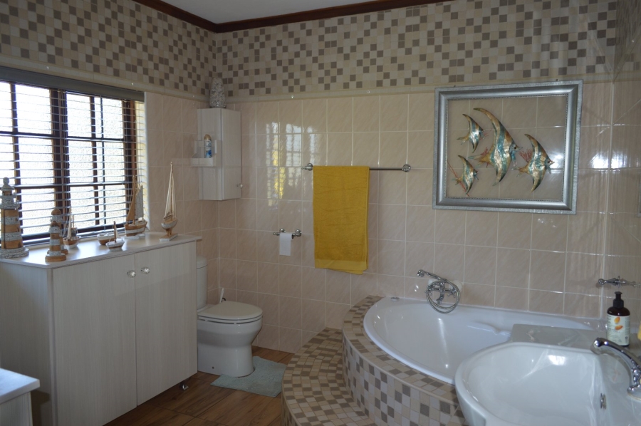 4 Bedroom Property for Sale in Doringkruin North West